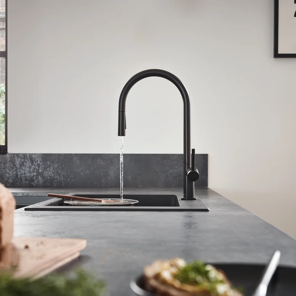 HANSGROHE TALIS M54 KJØKKENARMATUR 210 MATT SORT M/UTTREKK v:4390309 HANSGROHE TALIS M54 KJØKKENARMATUR 210 MATT SORT M/UTTREKK v:4390309