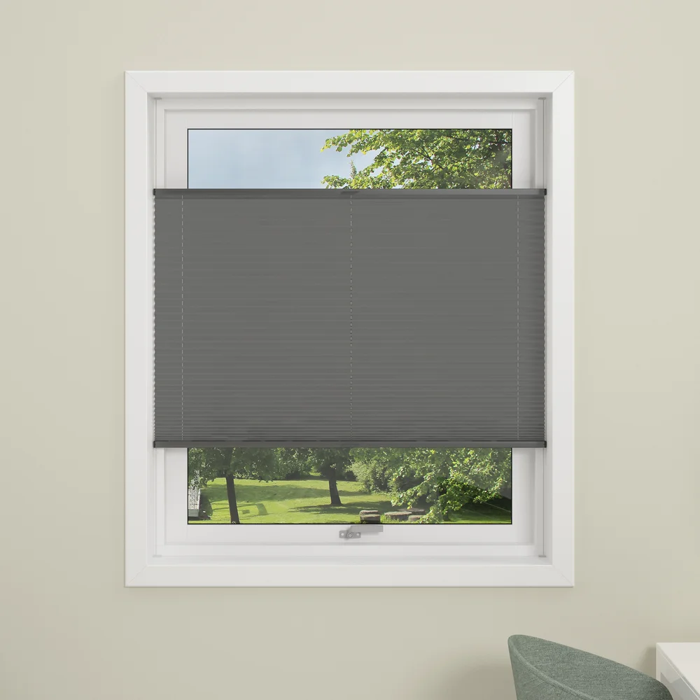 DEBEL PLISSÉGARDIN FLEX LYSDEMPENDE GRÅ 80X130 v:6143391