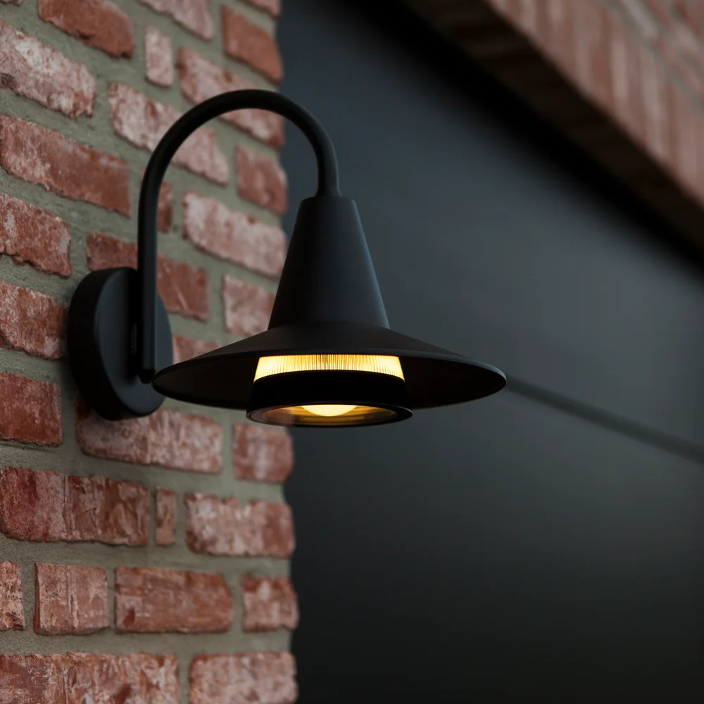 LUTEC SWAN VEGGLAMPE 1 LYS E27 SORT v:9952301 LUTEC SWAN VEGGLAMPE 1 LYS E27 SORT v:9952301