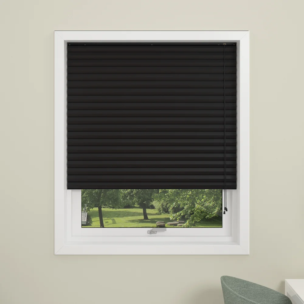 DEBEL PLISSÉGARDIN DUBAI LYSTETT SORT 110X130 v:1106699