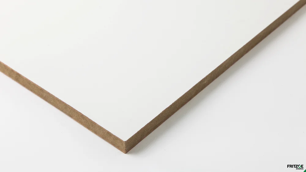 MDF Fuktbestandig Fibraplast Hvit 22x3050x1220 - Fritzøe Engros v:8997738